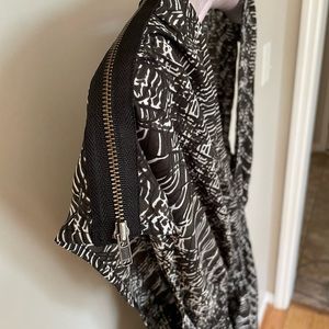 GUESS zipper sleeve detail dress